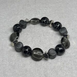 Chic Black and Silver Beaded Bracelet